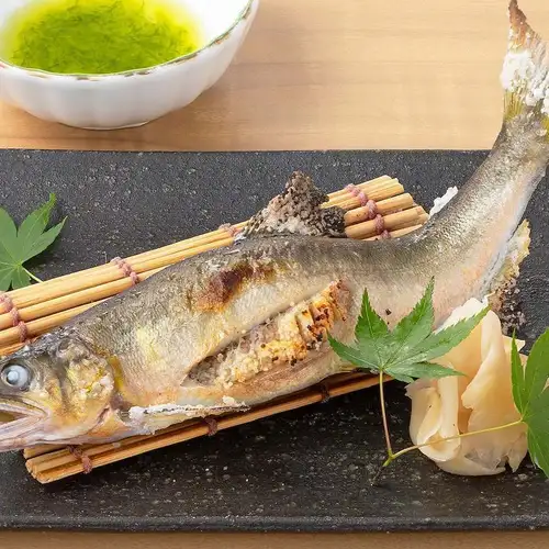 Salt-grilled sweetfish with roe