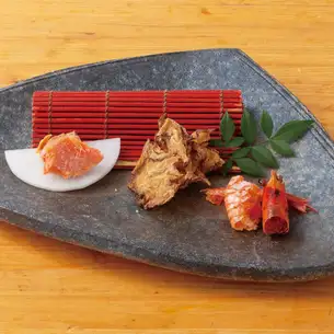 <Enjoy with your favorite Akita local snacks> Three kinds of local appetizers