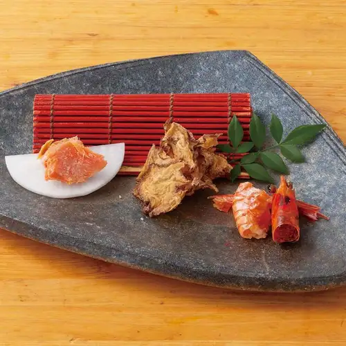 <Enjoy with your favorite Akita local snacks> Three kinds of local appetizers