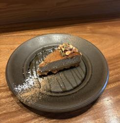 ヘーゼルナッツのバスクチーズケーキ