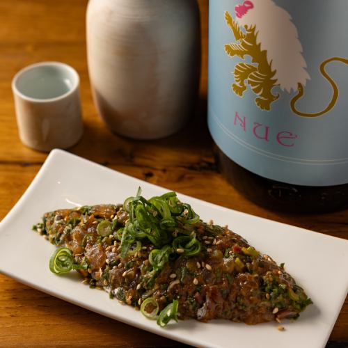 【アジの旨み広がる定番人気 なめろう】800円(税込)