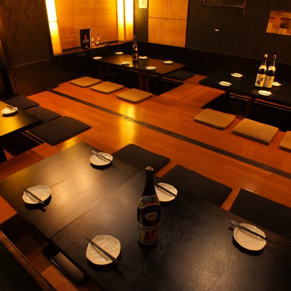 設有下沉式暖桌的包廂最多可容納 45 人!設有普通桌子的私人房間也可容納 30 人。