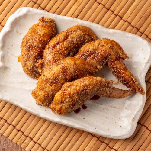 特色菜，例如秘制鸡翅