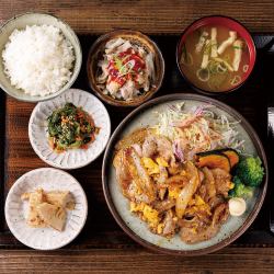 豚ロース玉子生姜焼きにぎやか定食