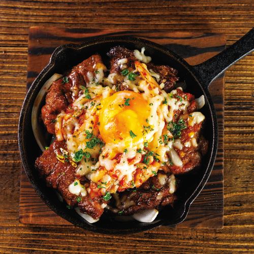 玉子キムチの鉄板カルビ焼き