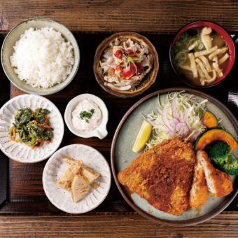 本日のお魚フライにぎやか定食