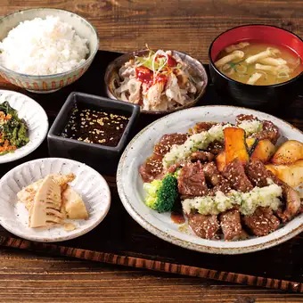 牛ハラミ＆カルビにぎやか定食