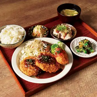 2種の洋風フライにぎやか定食