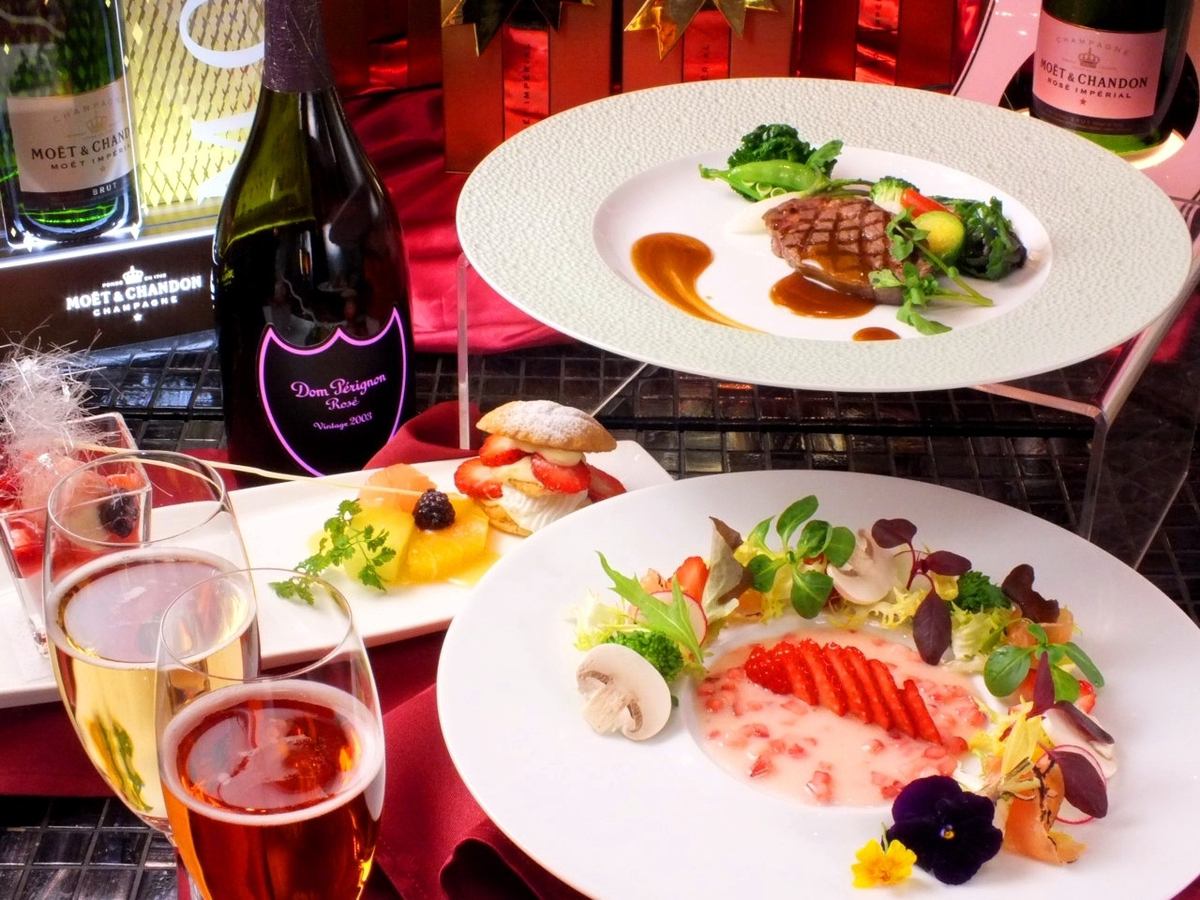 輝く夜景の宝石とフレンチのご馳走★季節限定コースもご用意！
