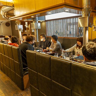 We mainly have table seats that you can easily enter.Please use it for various scenes such as crispy meals on the way home from work, drinking parties, students, families, etc.!