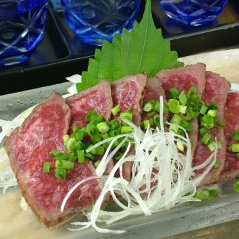 【炭火串焼きと和牛タタキのコース5000円】