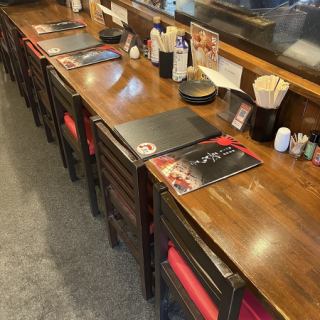 お一人様にピッタリのカウンターのお席です。