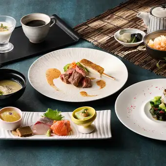 【夏特選】国産牛ヒレ肉と太刀魚、夏を彩る創作モダン