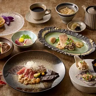 【豪华秋季盛宴套餐】15,400日元 - 享用时令食材和和牛的豪华套餐。