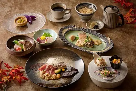 【豪华秋季盛宴套餐】15,400日元 - 享用时令食材和和牛的豪华套餐。