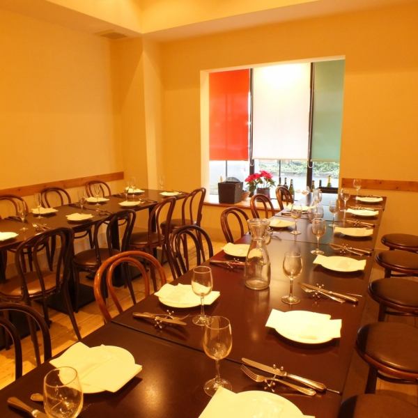<Chartered party> We accept from 20 people to a maximum of 40 people.Semi-chartered from 8 to 16 people.Enjoy authentic Italian food in a casual atmosphere ♪ If you are a group looking for a party venue, please use our shop ♪