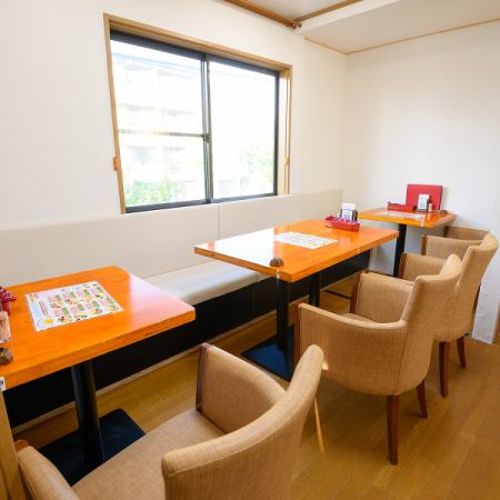 一楼/靠窗的四人桌