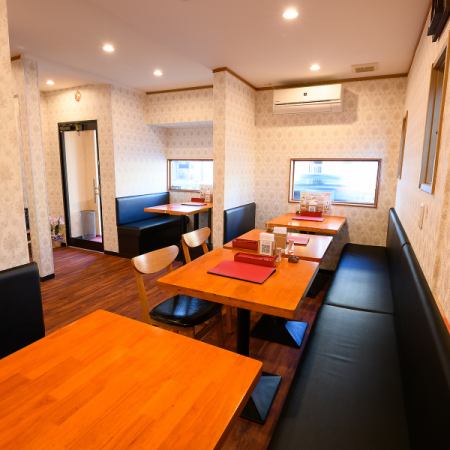 一楼/可容纳6人的桌子有空位