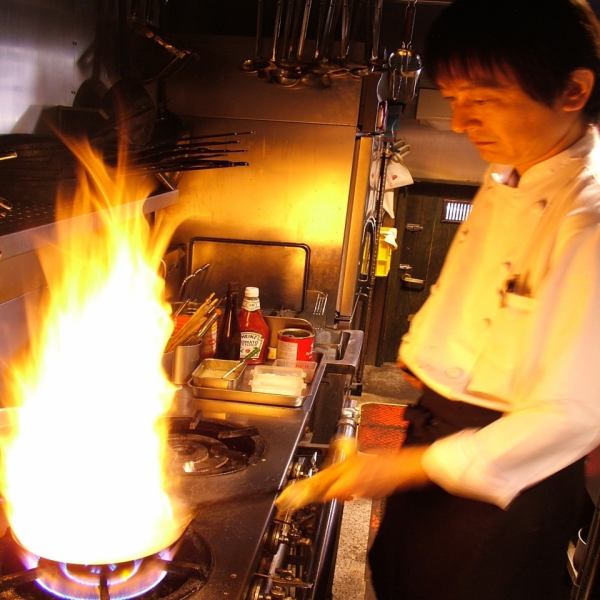 After training at a famous restaurant in Ebisu, Tokyo, the chef opened the restaurant in Matsuyama 30 years ago.We provide a fun time at a reasonable price♪