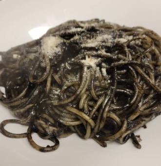 墨魚汁義大利麵