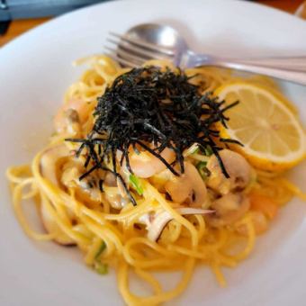 白醬海鮮義大利麵