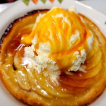 蘋果派佐香草冰淇淋