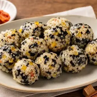 チュモッパ（混ぜご飯）