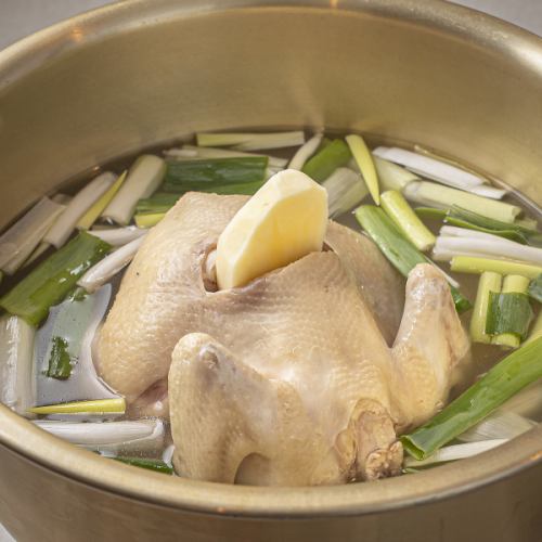 닭의 맛을 끌어내는 타캉 마리의 정중한 준비
