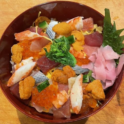 海鮮グルメ【スペシャル海鮮丼】ご用意しています！