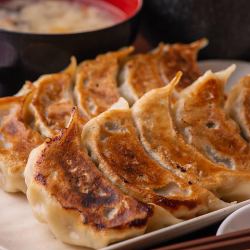 鉄板焼きギョウザ