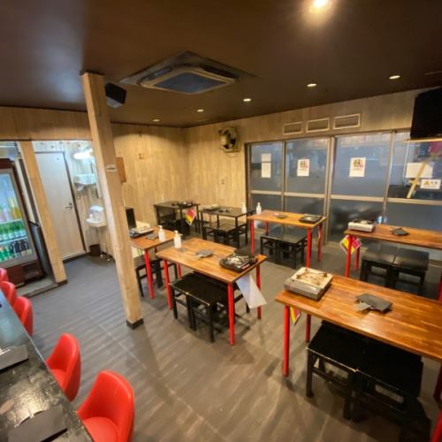 親しみやすい雰囲気のテーブル席で当店自慢の韓国料理の数々をぜひご堪能ください☆