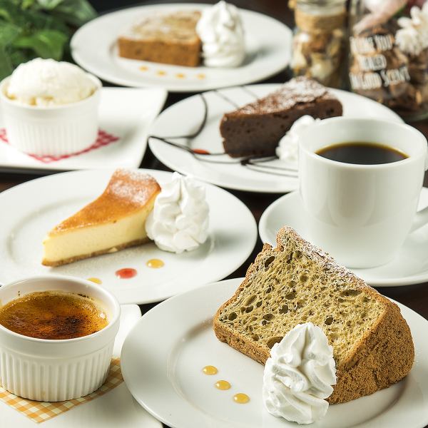 [Satisfy your mind and body with our handmade desserts♪ Enjoy with our carefully selected coffee!] Desserts 300 yen (tax included) ~