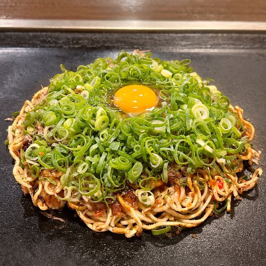 [Our most popular menu] Special Tanukiyaki~A delicious dish made with lots of Kujo green onions and raw eggs~