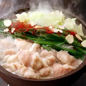 コラーゲンと野菜たっぷり、心も体も温まる博多の味!