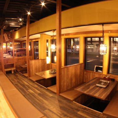 The interior of the store is full of the warmth of wood and has a high ceiling and is a spacious space.Reservation is recommended for private rooms!