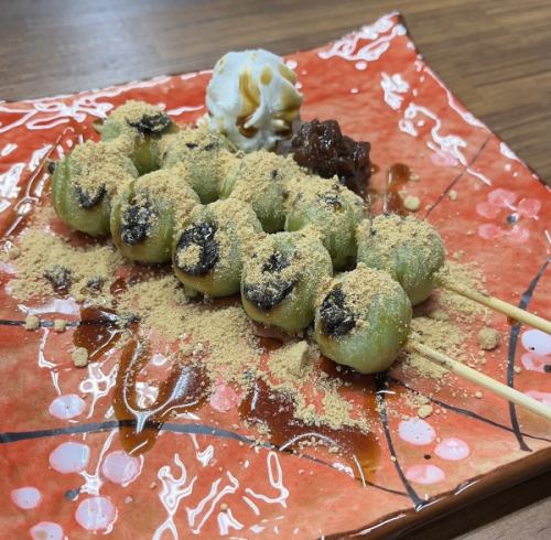 Mugwort dumplings, black sesame and kinako