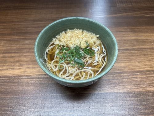 Small set of soba noodles/small set of udon noodles (hot/cold)