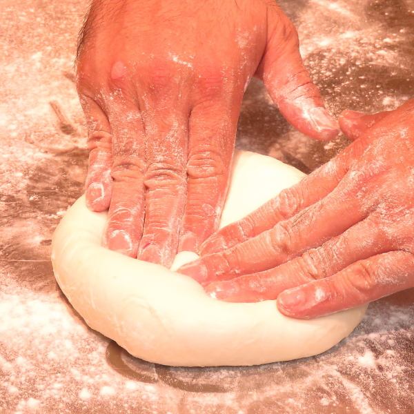 [Special handmade pizza!] We carefully bake each pizza after receiving your order.