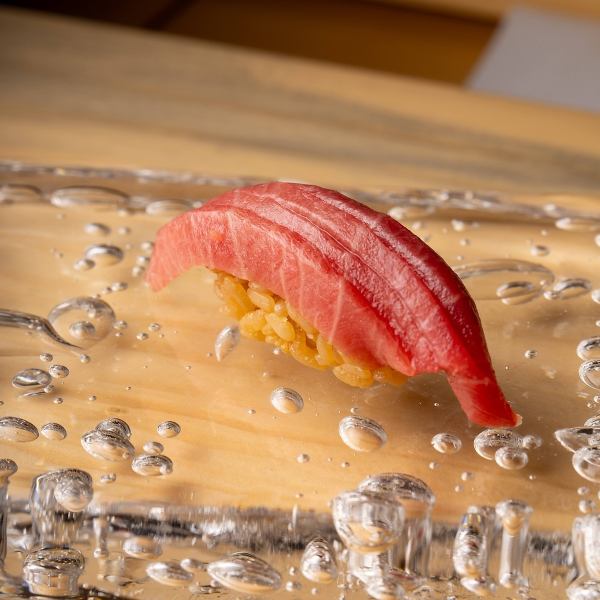 江戸前鮨の味わい、こだわりの逸品料理