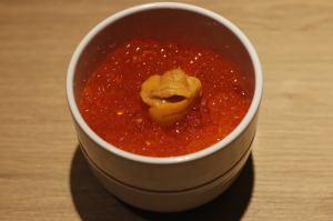 Sea urchin and salmon roe rice bowl