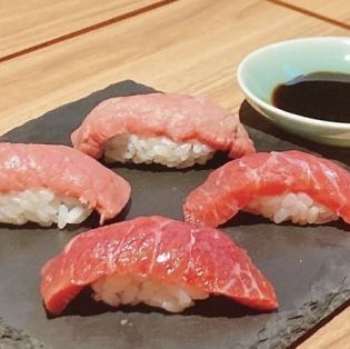 肉寿司4貫