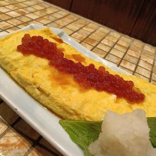 捲蛋上放鮭魚籽