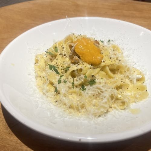 ウニボナーラ　タリアテッレ（生ウニのせ）