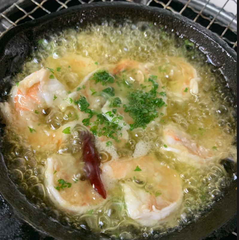 Please enjoy your meal in a relaxed atmosphere.