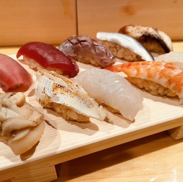 【特色美食】超值美味，30餘種配料