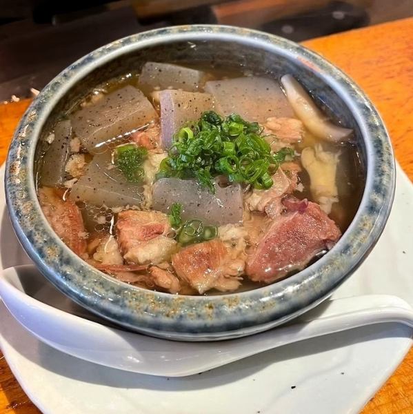 コク深い味わい！やわらかこんにゃくと牛すじ煮込み