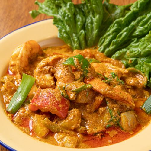 海老の旨味と濃厚ソースが絡む!ココナッツが香るマイルドなタイ料理