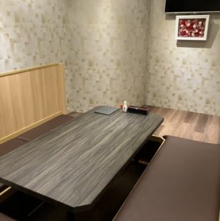 最大10名様ご案内可能な完全個室完備しております♪ご予約人数やご予算等お気軽にお問い合わせください！[静岡/女子会/記念日/居酒屋/宴会/飲み放題/酒/肉/チーズ/会社宴会/女子会/二次会/誕生日/サク飲み]