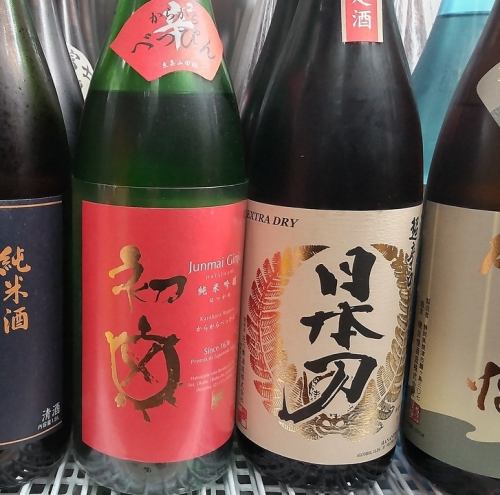 备有多种适合搭配菜肴的静冈当地酒。