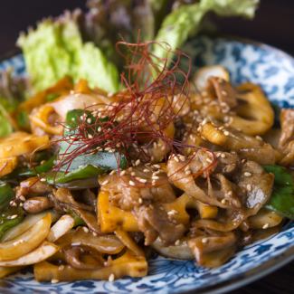 Stir-fried lotus root and black pork with oyster